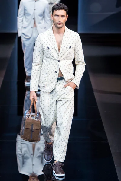 Look 1
